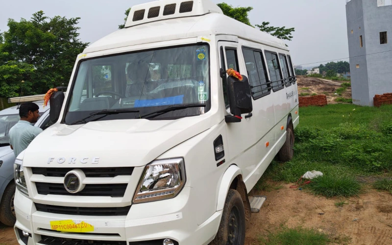 Tempo Traveller in Ranchi